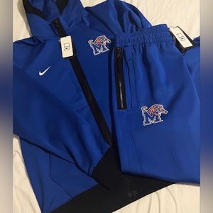 Men’s Nike Track Suit
Size Large